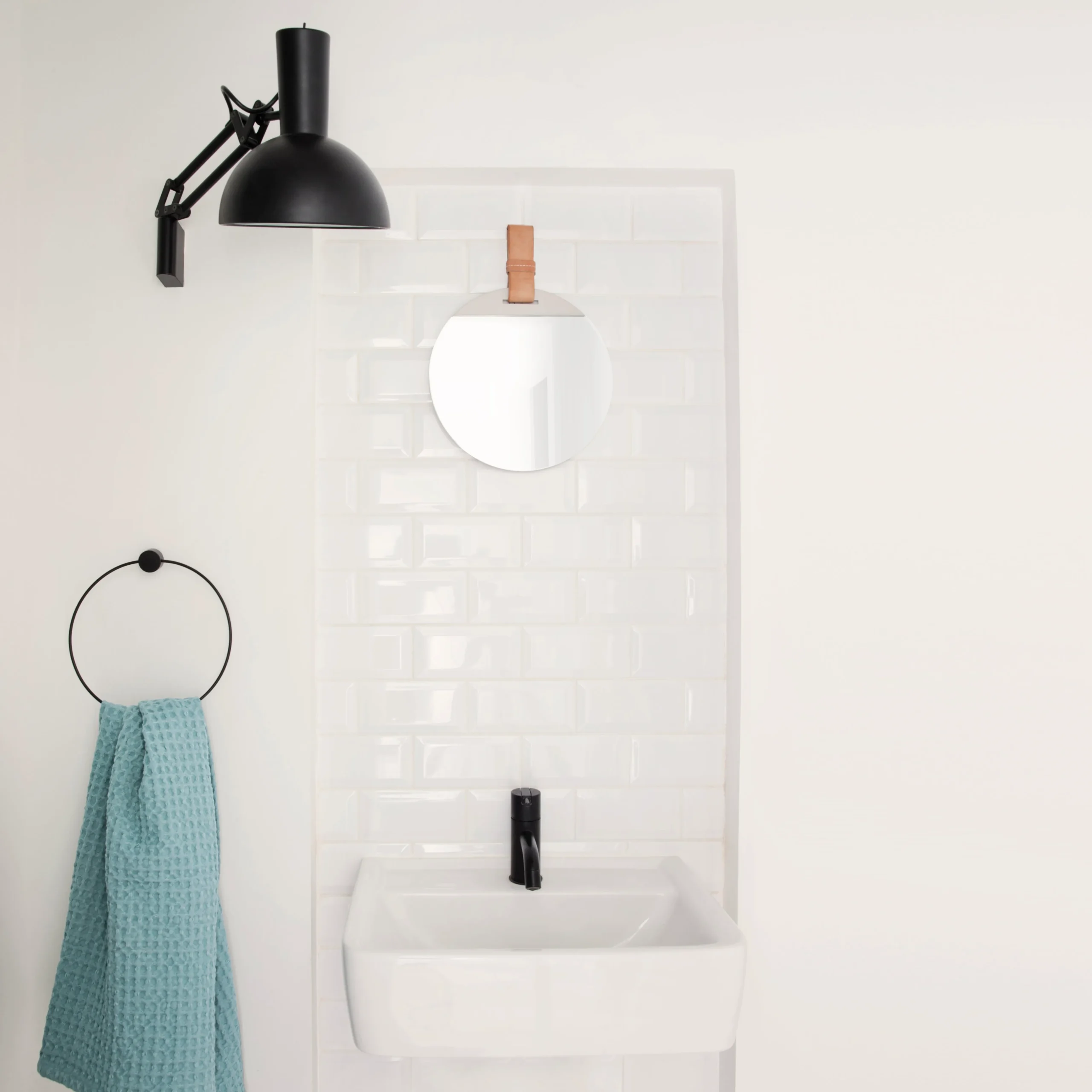 Ferm LIVING Porte-serviettes Ferm Noir 2 Ferm LIVING Porte-serviettes Ferm Noir – Image 2