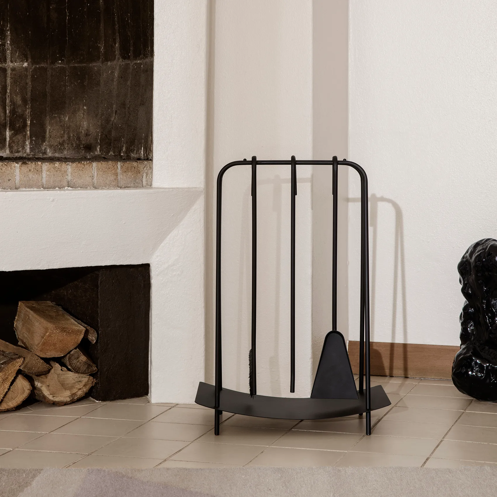 Ferm LIVING Serviteur Pour Cheminée Port 2 Ferm LIVING Serviteur Pour Cheminée Port – Image 2