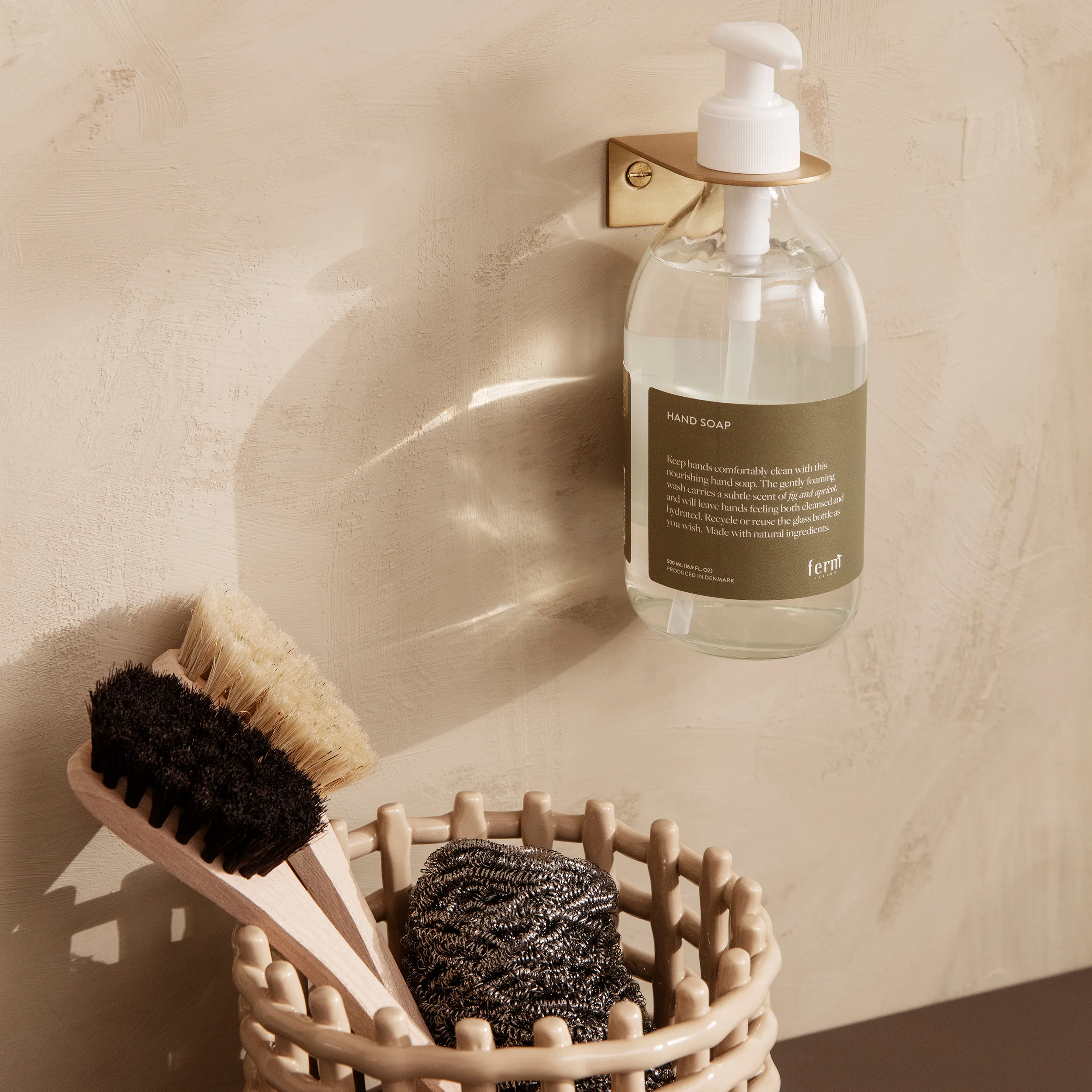 Ferm LIVING Porte-savon Mural Basho 3 Ferm LIVING Porte-savon Mural Basho – Image 3