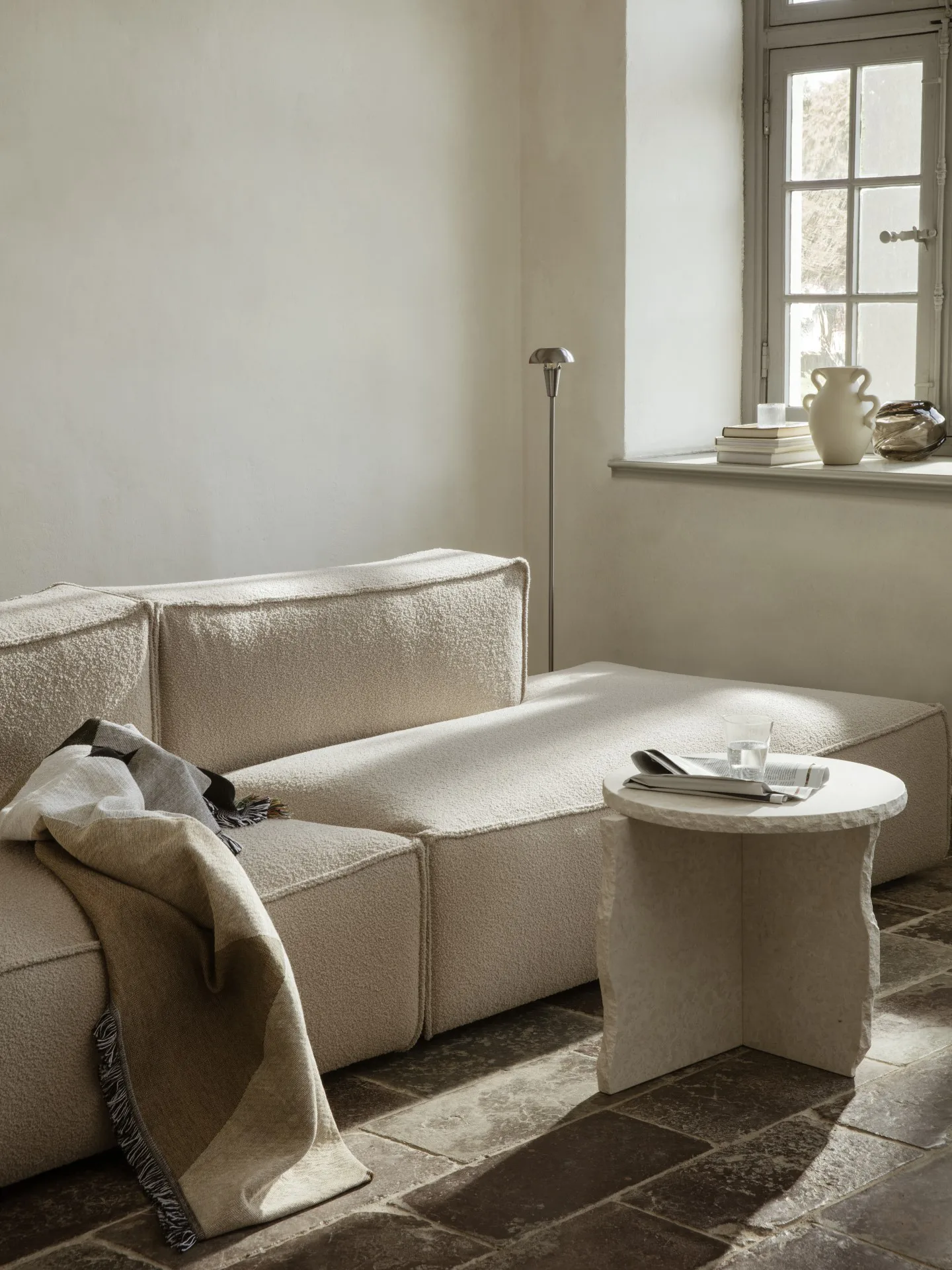 Ferm LIVING Table Mineral Sculptural Ø52 Cm 4 Ferm LIVING Table Mineral Sculptural Ø52 Cm – Image 4