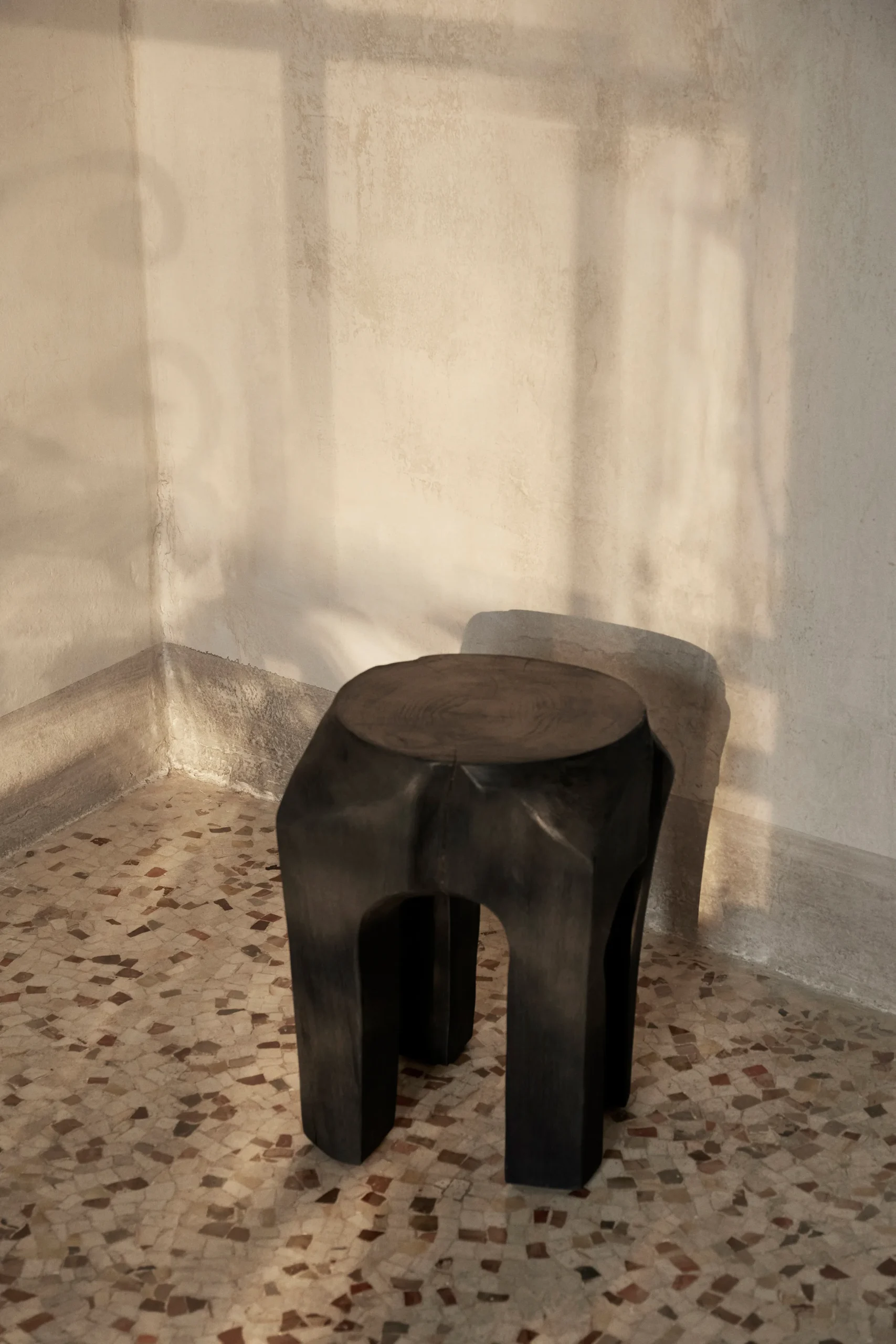Ferm LIVING Tabouret Root Ø 30x40 Cm 2 Ferm LIVING Tabouret Root Ø 30x40 Cm – Image 2