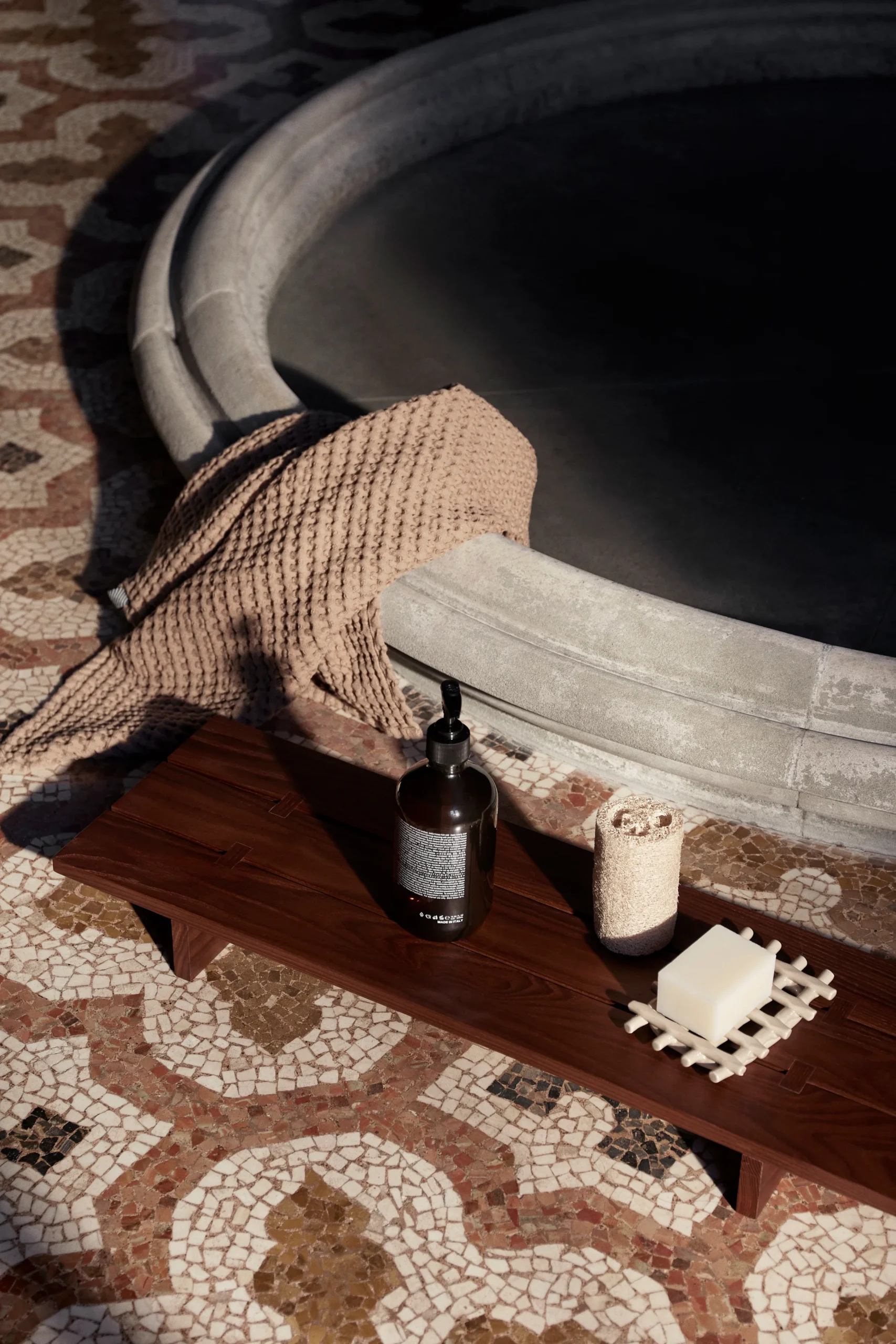 Ferm LIVING Table à Plateau Tategu 70x22,1x7 Cm 2 Ferm LIVING Table à Plateau Tategu 70x22,1x7 Cm – Image 2